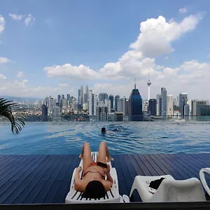 Starsbed Klcc Skyview Roof Pool , Kuala Lumpur Malaysia
